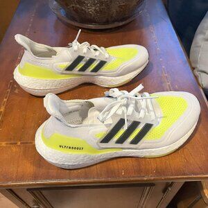 Women's Size 10 Adidas Ultraboost 21 Running Shoes